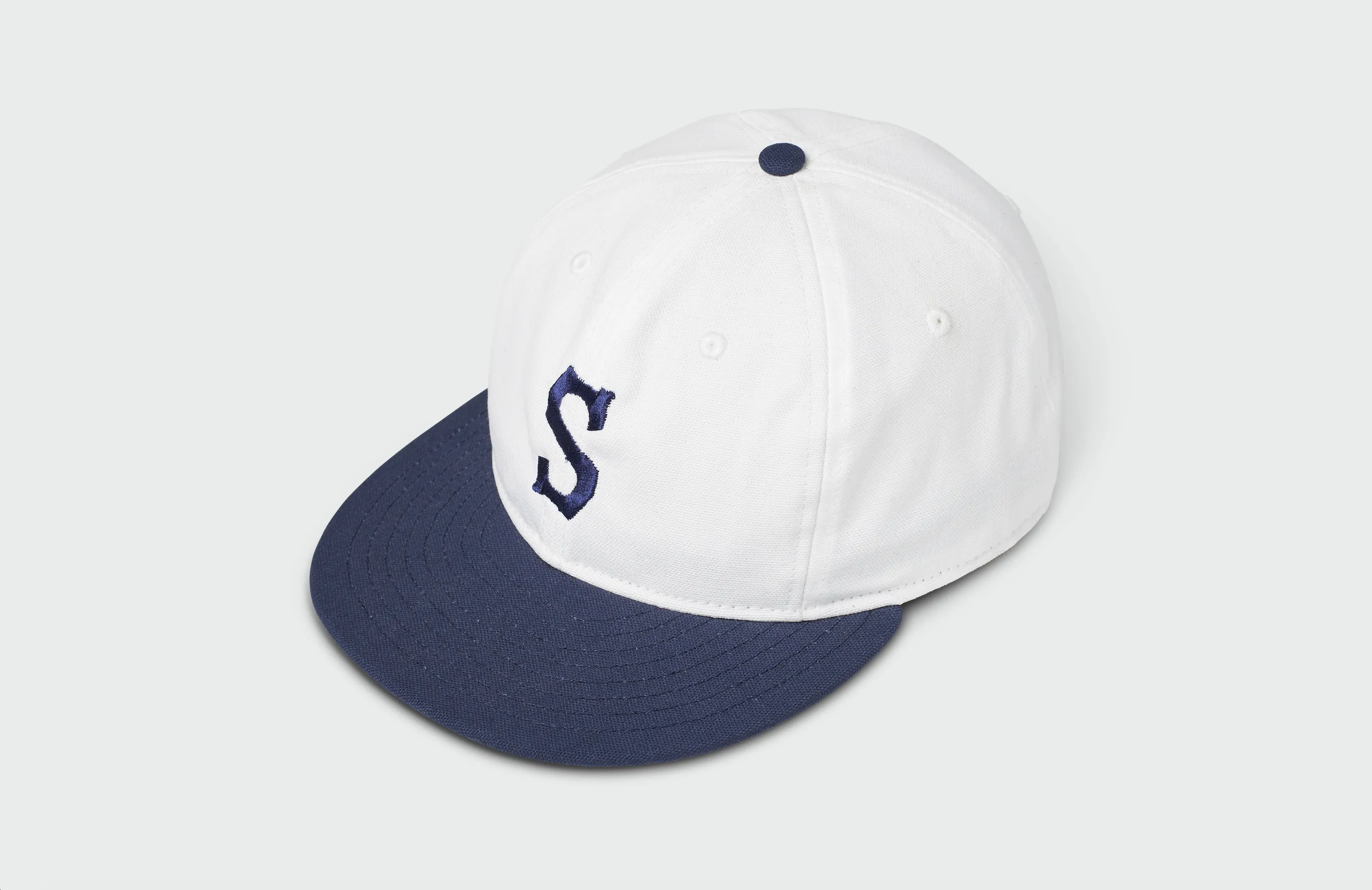 Santurce - Duck Cotton White and Navy Vintage Flatbill